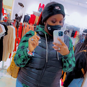 Meet your Posher, Danielle